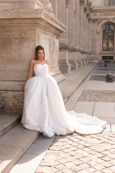 Wedding photoshoot in Salzburg by Loretta E