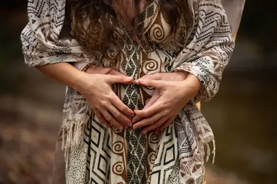 Maternity photoshoot in Gmunden by Loretta E