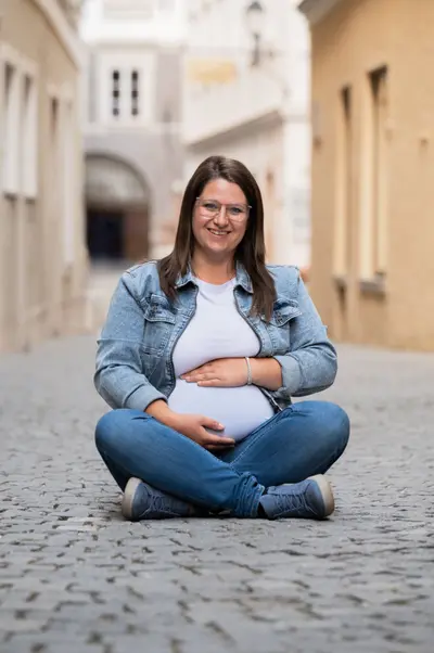 Maternity photoshoot in Salzburg by Loretta E