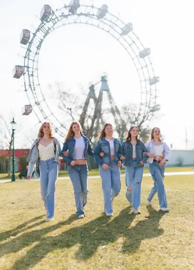 Friends Trip photoshoot in Vienna by Cathrin P