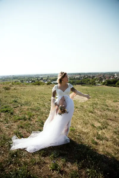 Maternity photoshoot in Vienna by Rebecca F