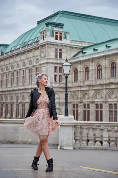 Solo Portrait photoshoot in Vienna by Ursula S