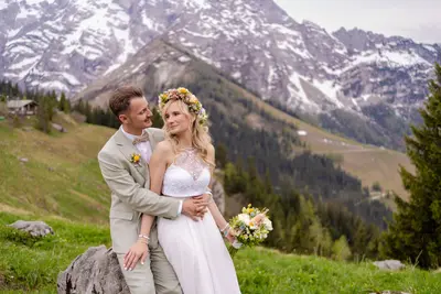 Wedding photoshoot in Salzburg by Jessica L