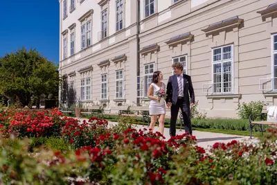 Wedding photoshoot in Salzburg by Jessica L