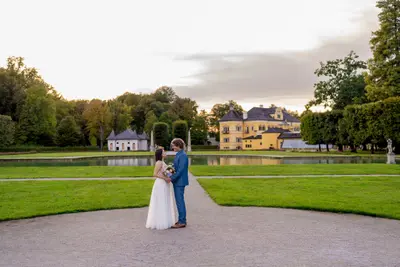 Wedding photoshoot in Salzburg by Jessica L