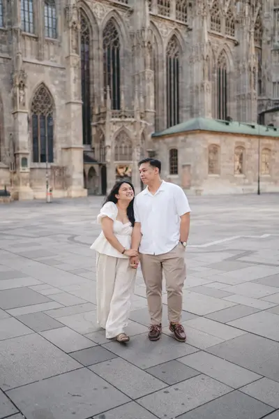 Couples photoshoot in Vienna by Ian P