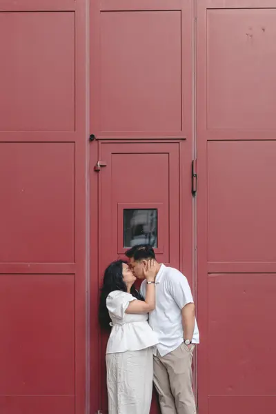 Couples photoshoot in Vienna by Ian P
