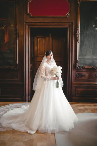 Wedding photoshoot in Vienna by Ian P
