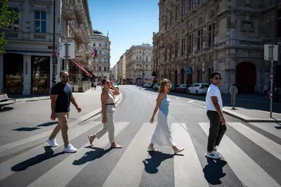 Family photoshoot in Vienna by Karla G