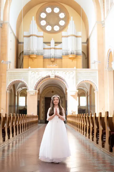 Solo Portrait photoshoot in Vienna by Karla G