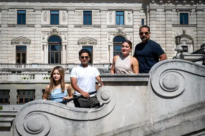 Family photoshoot in Vienna by Karla G