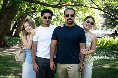 Family photoshoot in Vienna by Karla G
