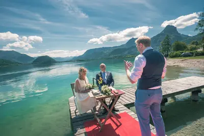 Wedding photoshoot in St. Wolfgang by Lukas B