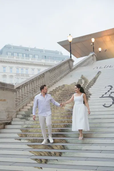 Couples photoshoot in Vienna by Laura P