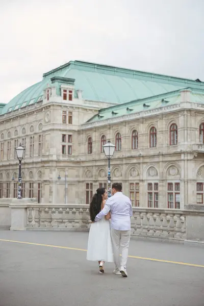 Couples photoshoot in Vienna by Laura P