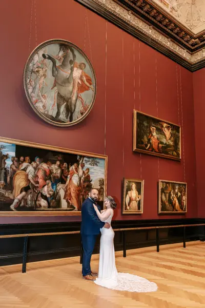 Elopement photoshoot in Vienna by Laura P