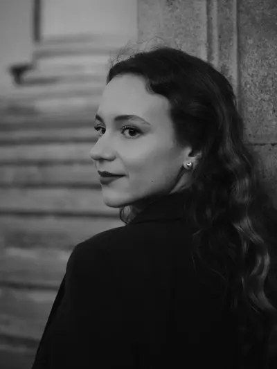 Solo Portrait photoshoot in Vienna by Nikita P