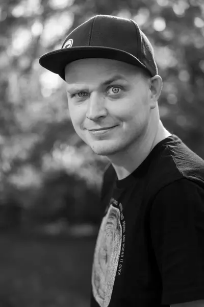 Solo Portrait photoshoot in Vienna by Claudia G