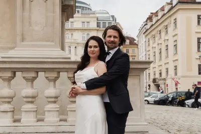 Wedding photoshoot in Vienna by Julia D