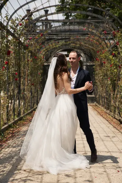 Wedding photoshoot in Vienna by Julia D